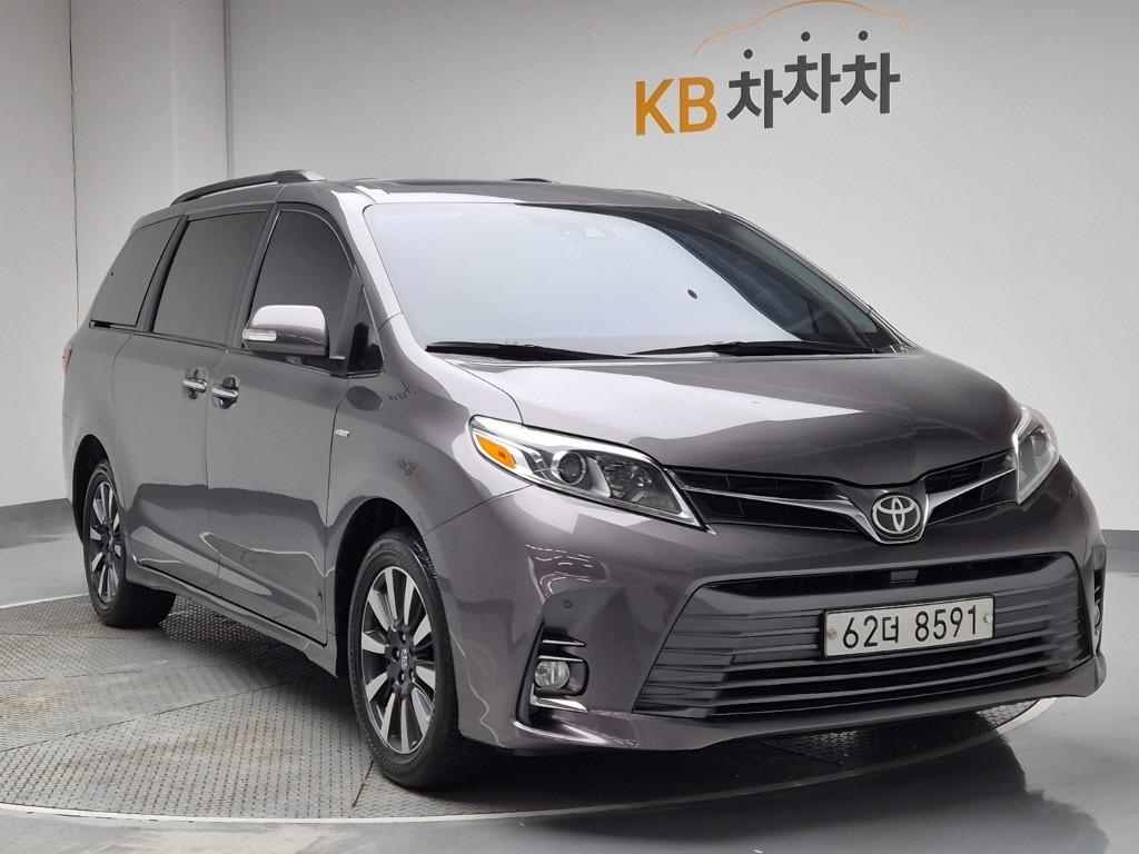TOYOTA SIENNA 2019
