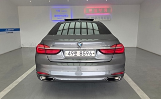 BMW 7-SERIES G11 2016
