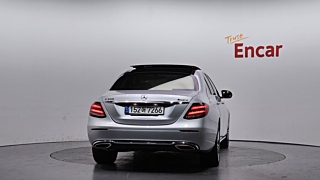MERCEDES BENZ E-CLASS W213 2016