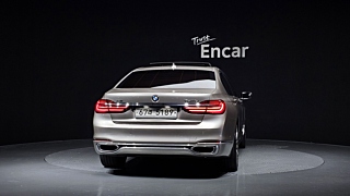 BMW 7-SERIES G11 2016