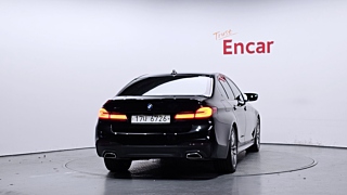 BMW 5-SERIES G30 2017