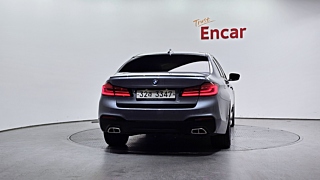 BMW 5-SERIES G30 2017