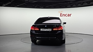 BMW 5-SERIES G30 2019