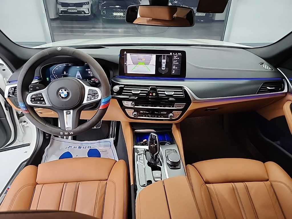 BMW 5-SERIES G30 2022