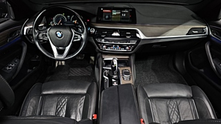 BMW 5-SERIES G30 2017