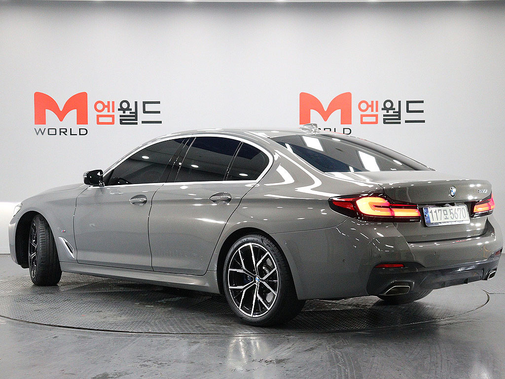 BMW 5-SERIES G30 2022