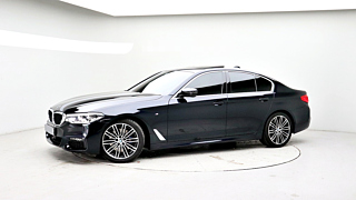 BMW 5-SERIES G30 2019