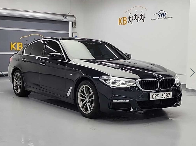 BMW 5-SERIES G30 2017
