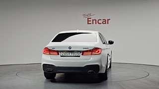 BMW 5-SERIES G30 2018