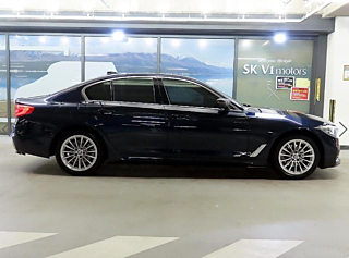 BMW 5-SERIES G30 2019