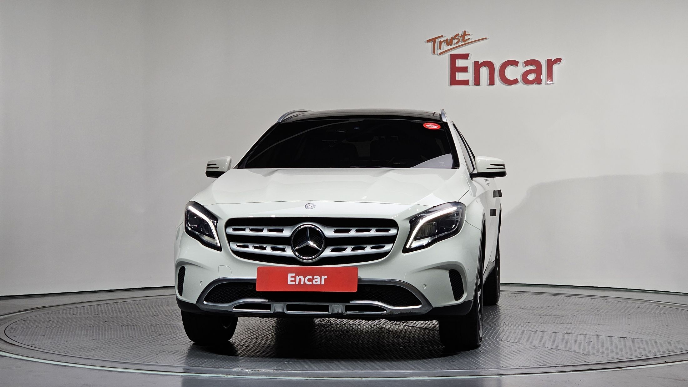 MERCEDES BENZ GLA-CLASS X156 2017