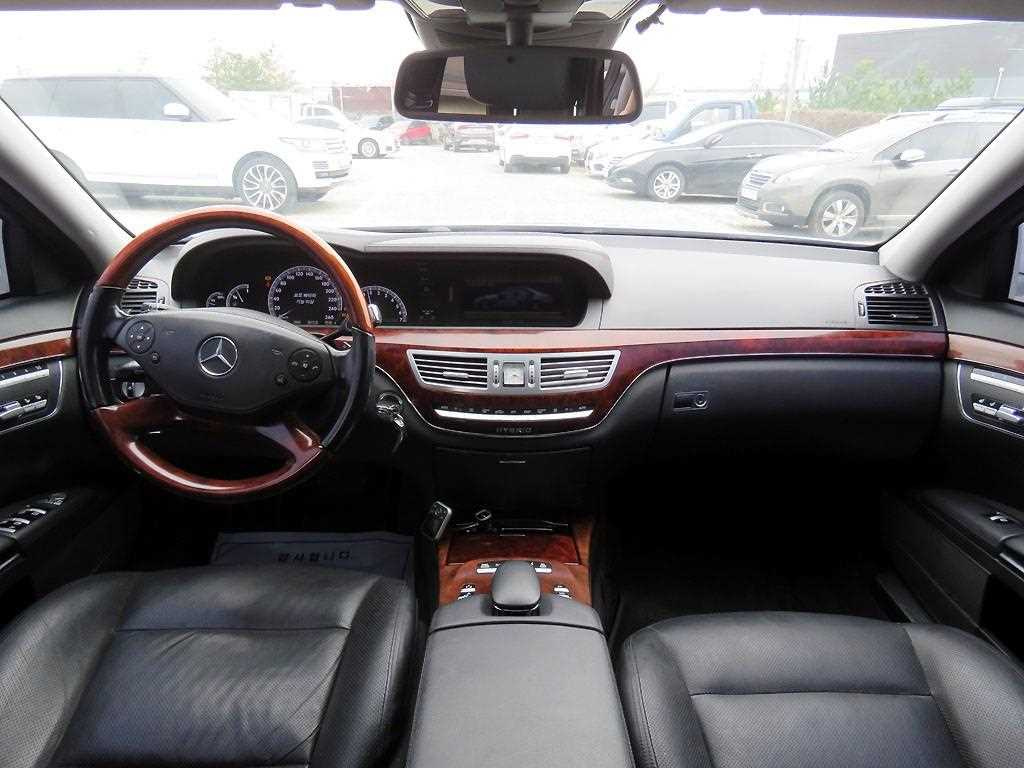 MERCEDES BENZ S-CLASS W221 2009