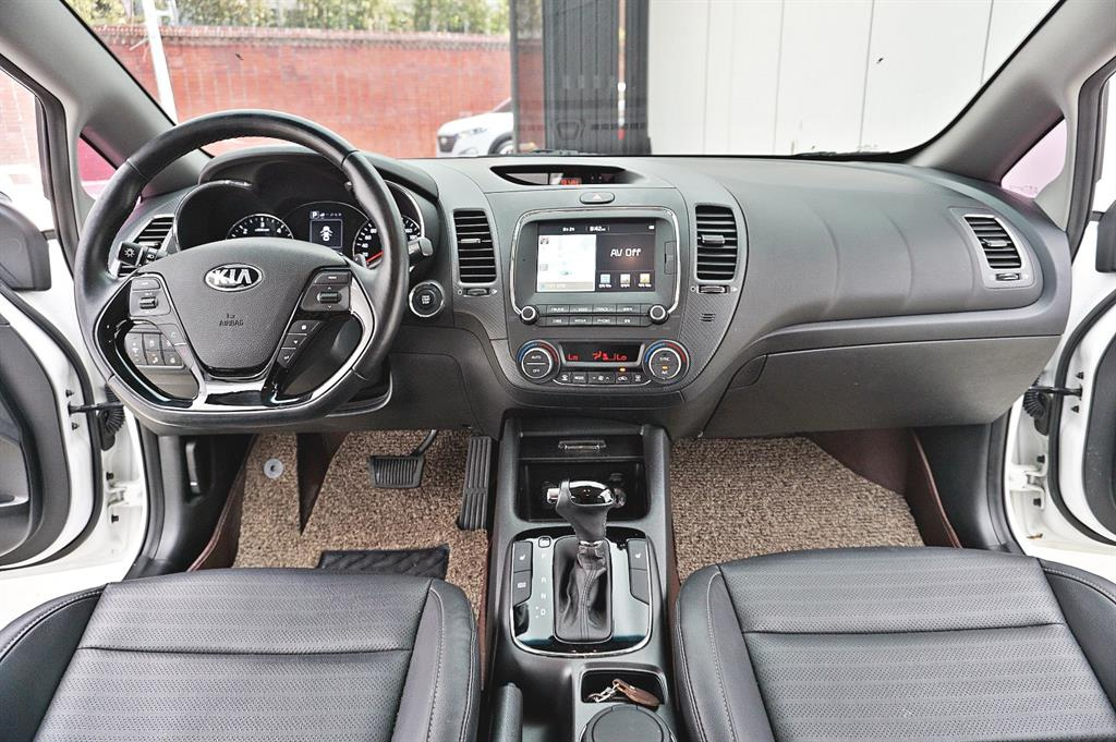 KIA K3 2016