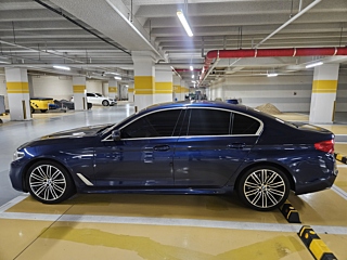 BMW 5-SERIES G30 2019