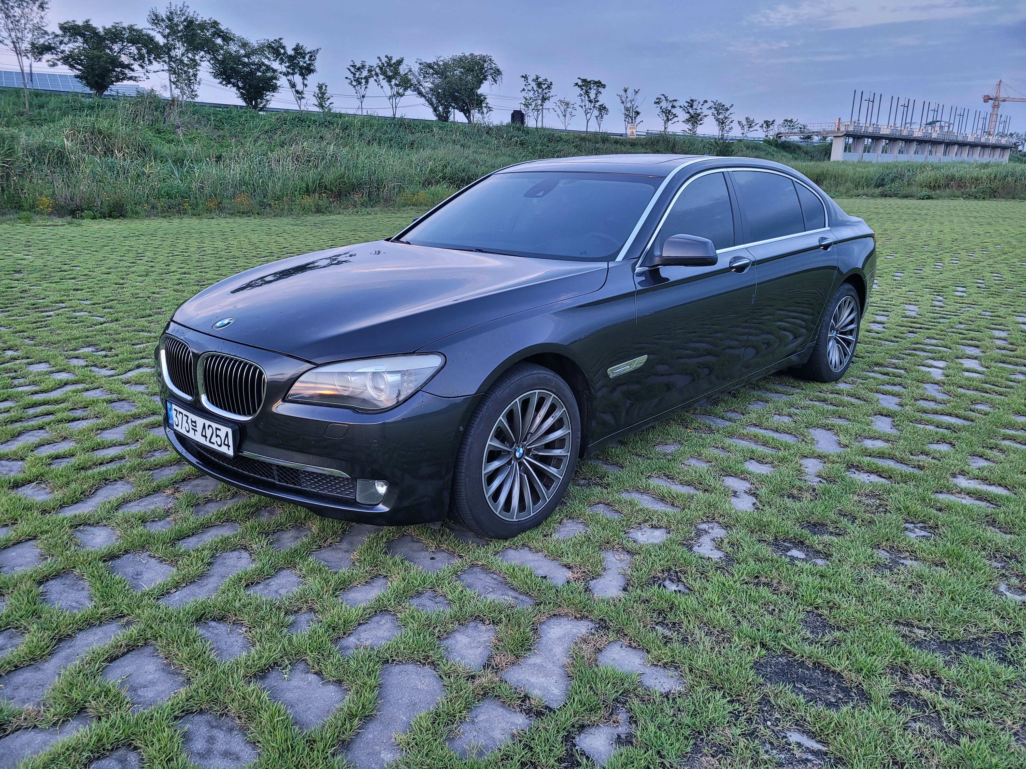 BMW 7-SERIES F01 2012