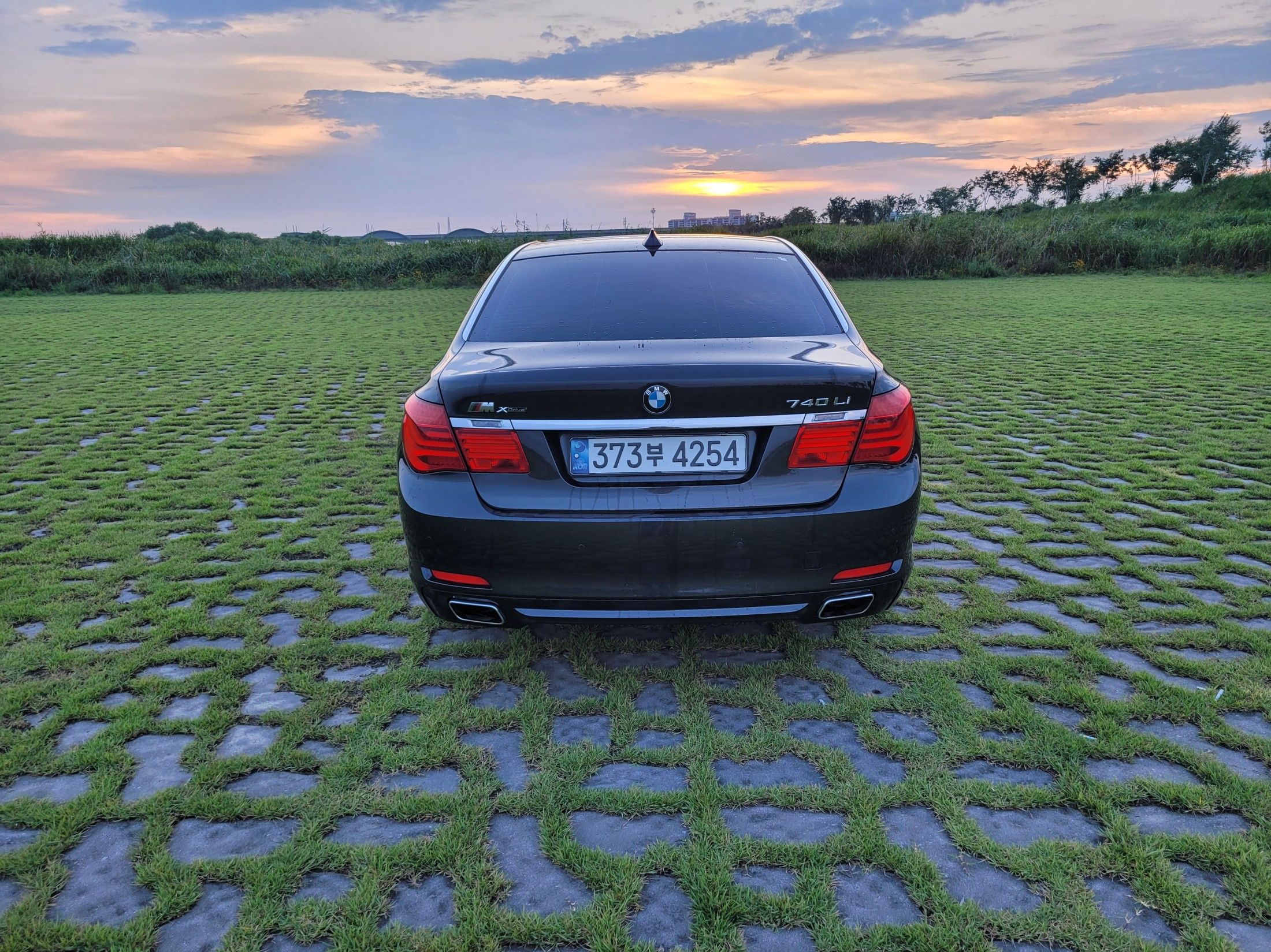 BMW 7-SERIES F01 2012