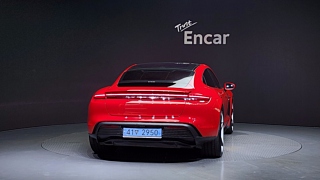PORSCHE TAYCAN 2023