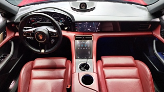 PORSCHE TAYCAN 2023
