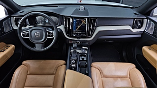 VOLVO XC60 2017