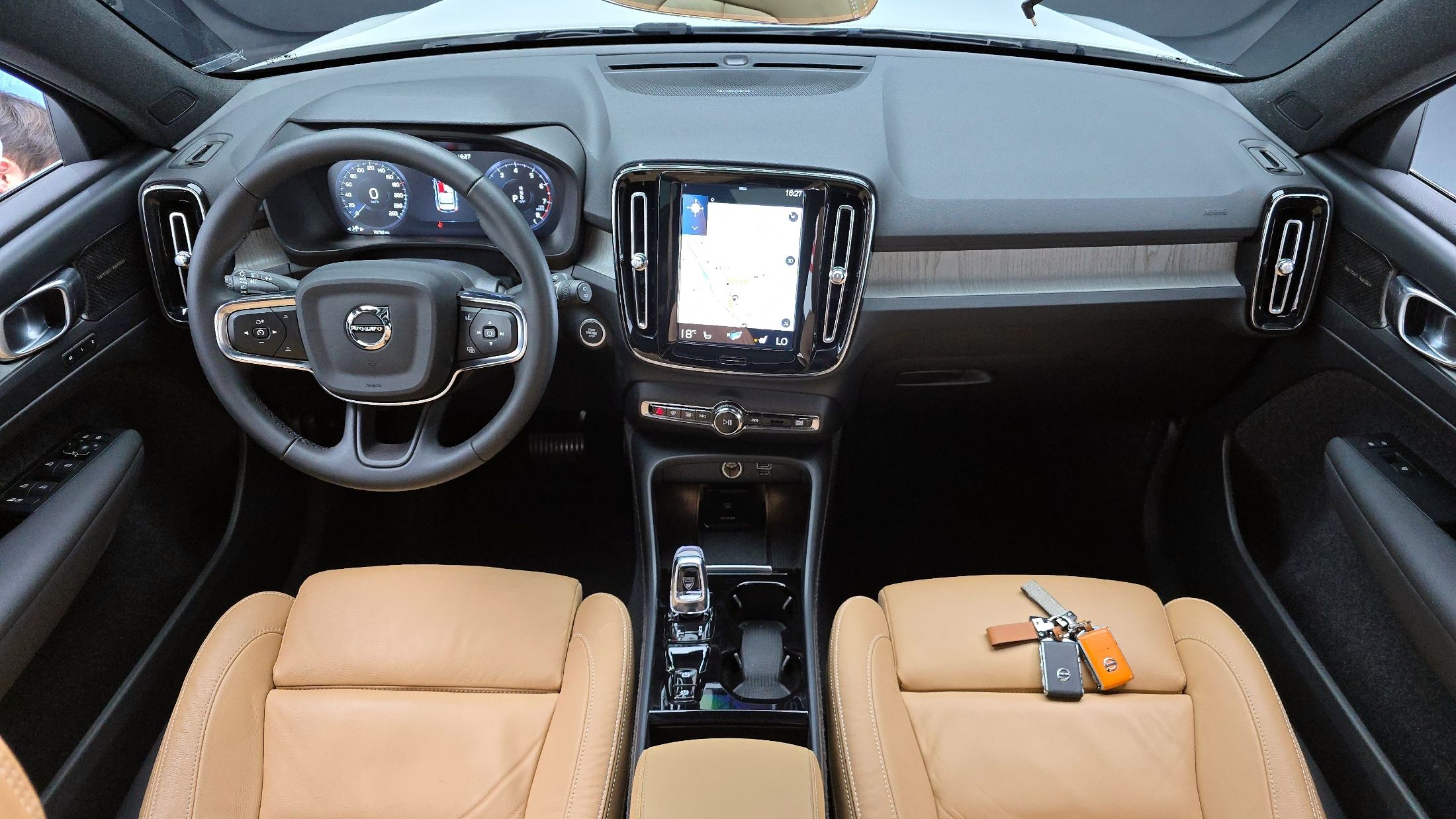 VOLVO XC40 2022