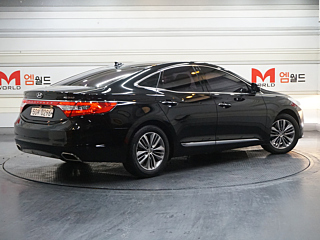 HYUNDAI GRANDEUR HG 2017