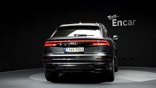 AUDI Q8 4M 2021