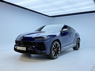 LAMBORGHINI URUS 2020