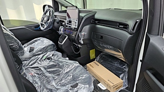HYUNDAI STARIA 2025