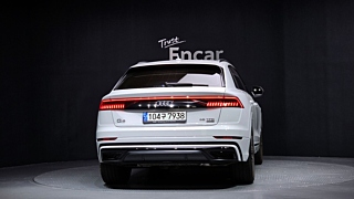 AUDI Q8 4M 2021
