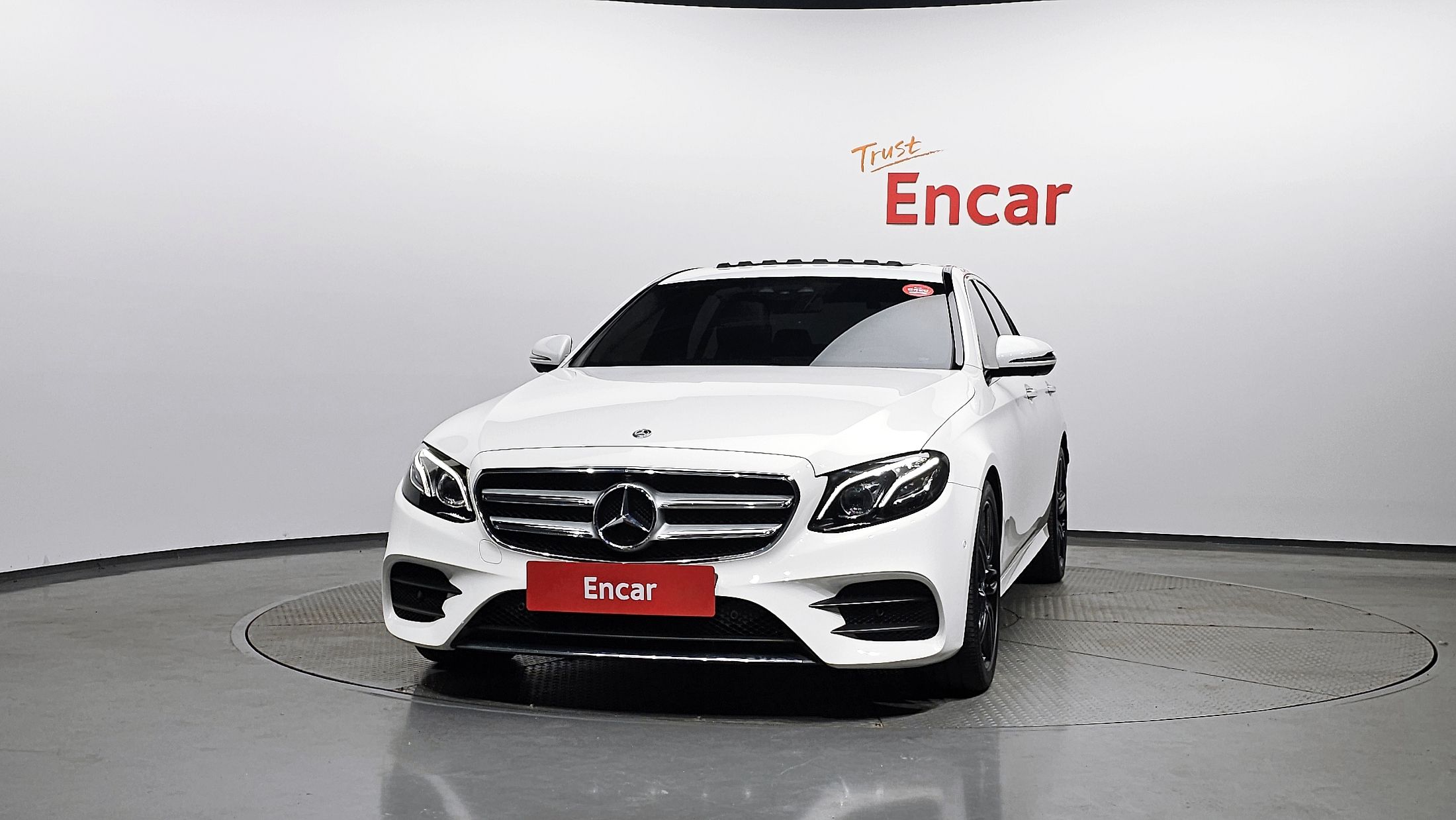 MERCEDES BENZ E-CLASS W213 2019