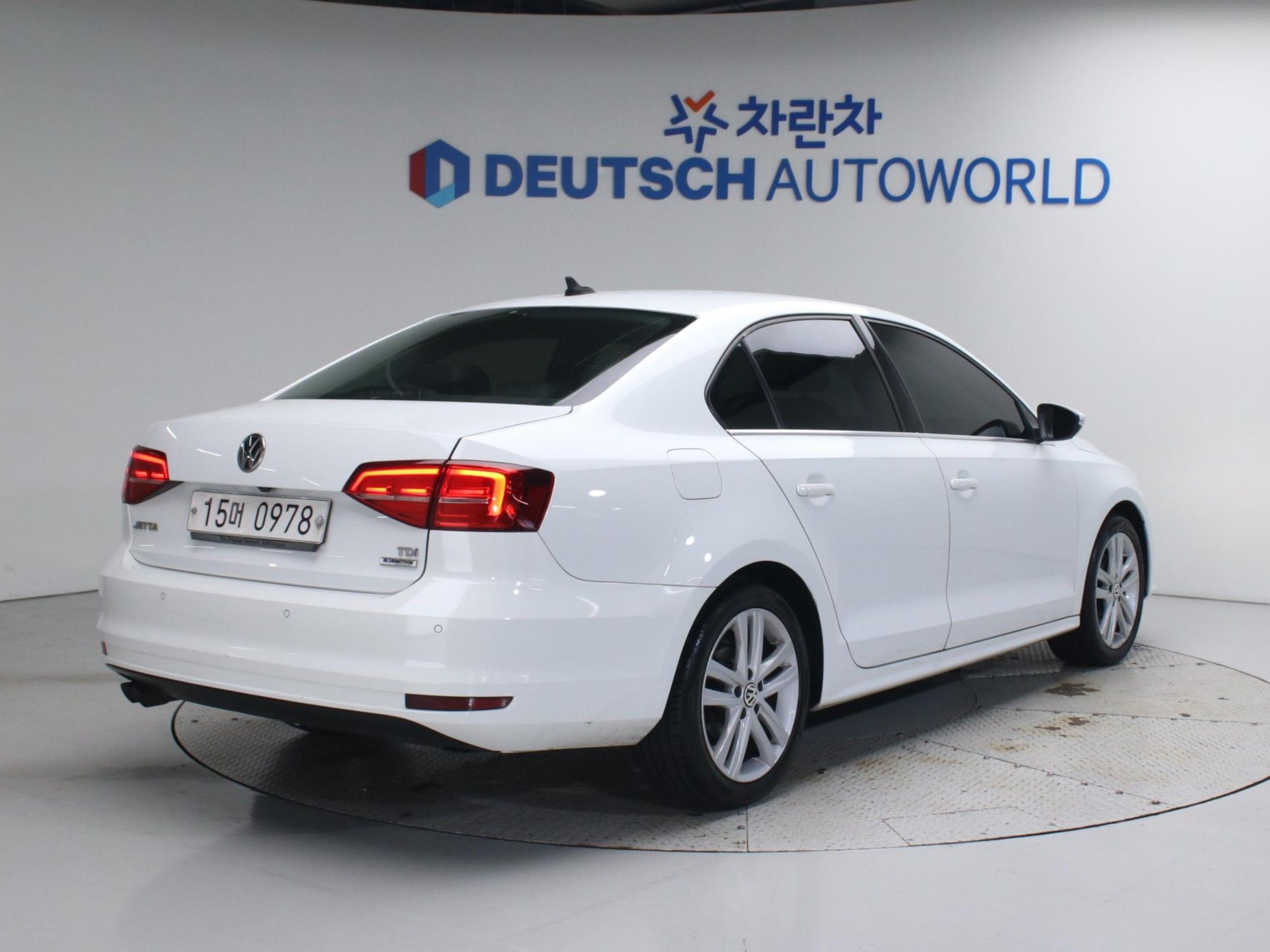 VOLKSWAGEN JETTA 2016
