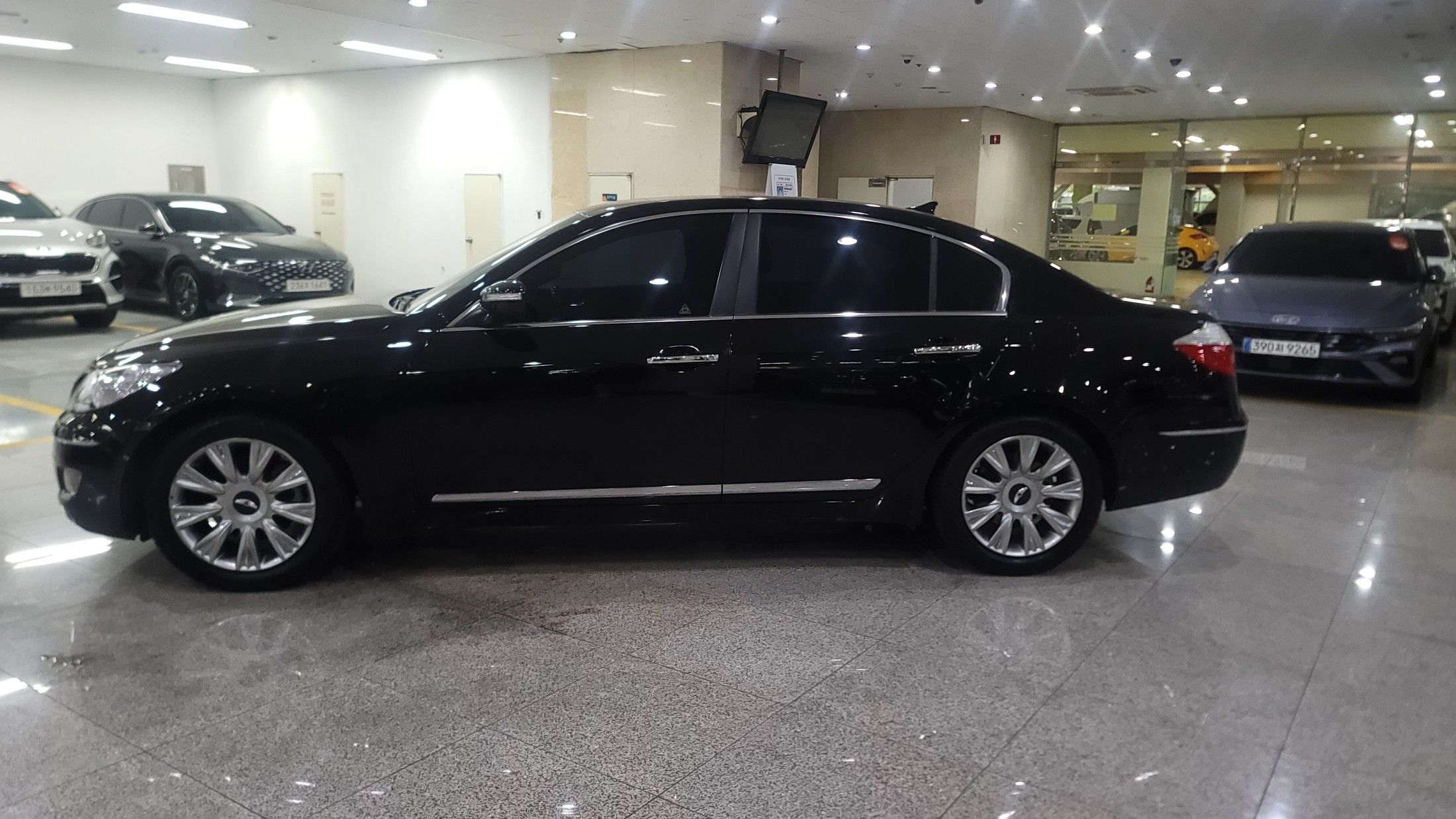 HYUNDAI GENESIS 2011