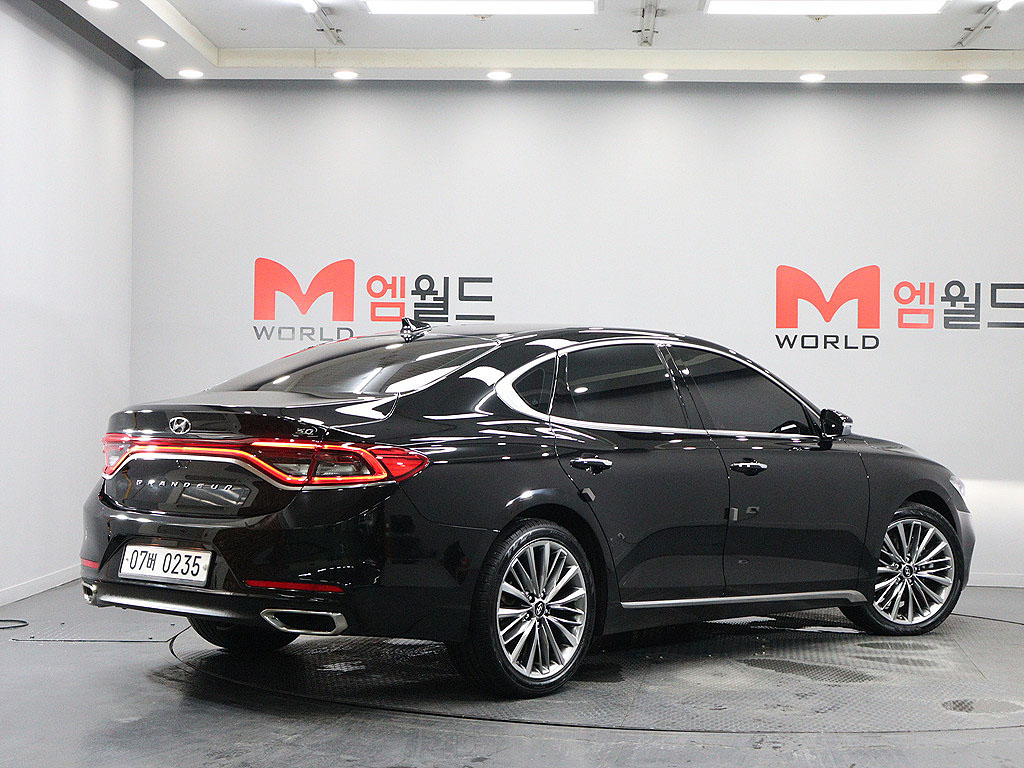 HYUNDAI GRANDEUR IG 2016