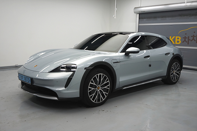 PORSCHE TAYCAN 2022