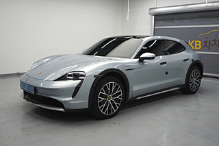 PORSCHE TAYCAN 2022