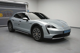 PORSCHE TAYCAN 2022