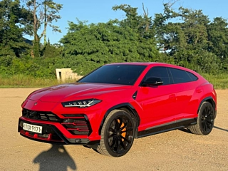LAMBORGHINI URUS  2020