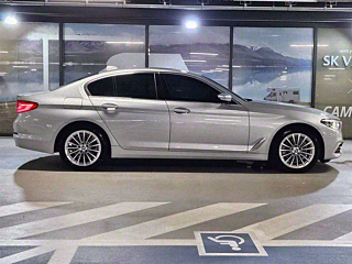 BMW 5-SERIES G30 2019