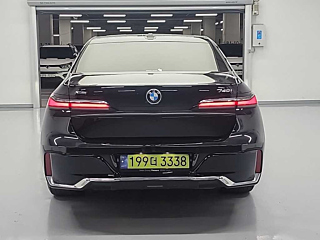 BMW 7-SERIES G70 2024