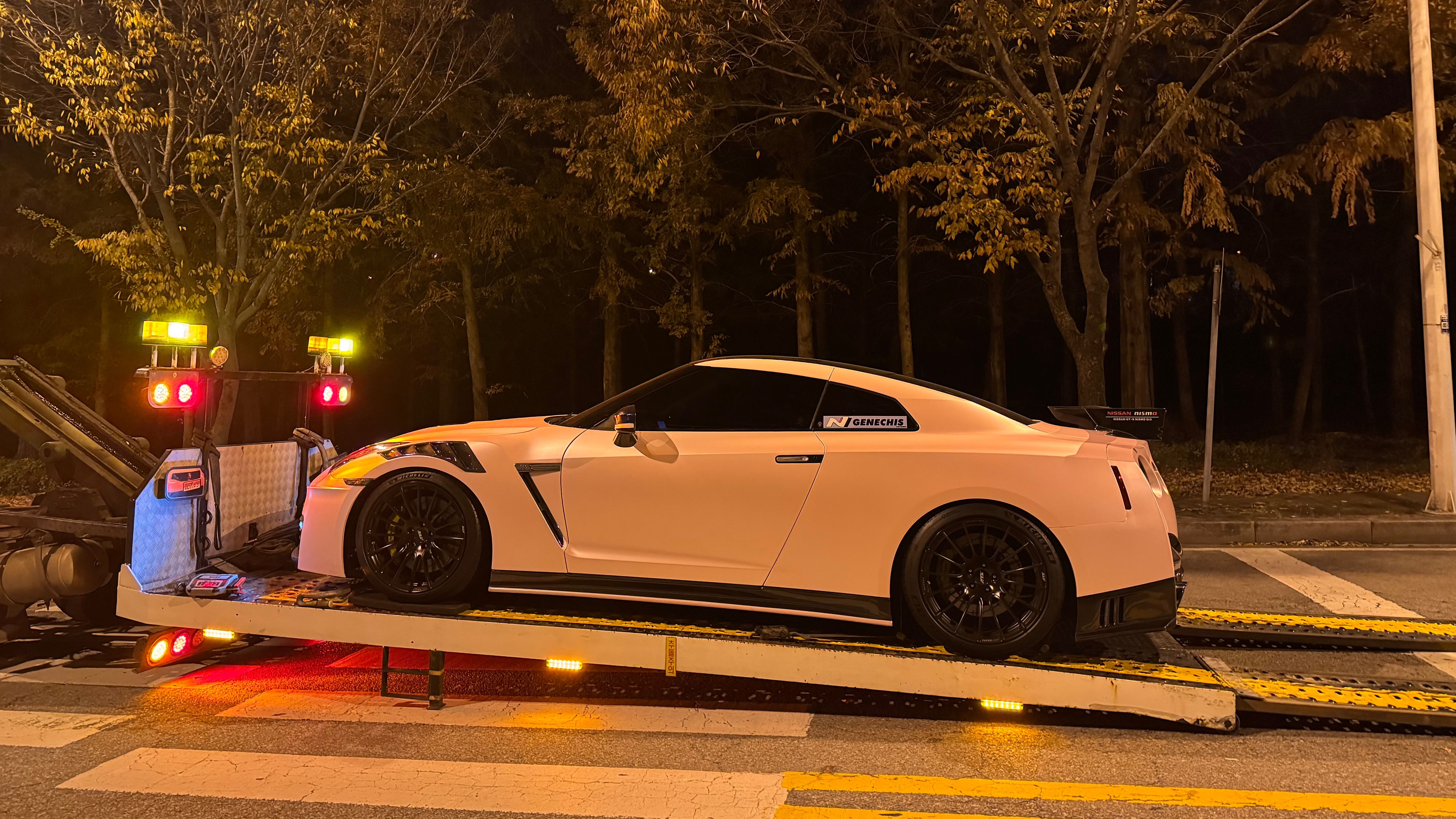 NISSAN GT-R 2012