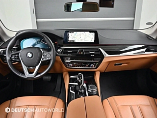 BMW 5-SERIES G30 2019