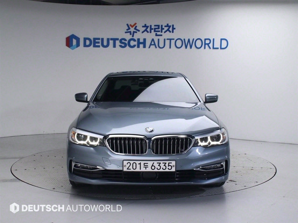 BMW 5-SERIES G30 2019