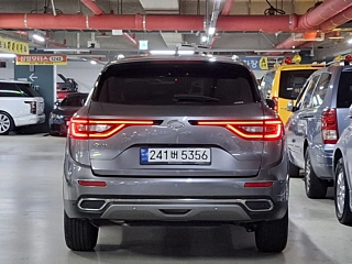 SAMSUNG QM6 2022