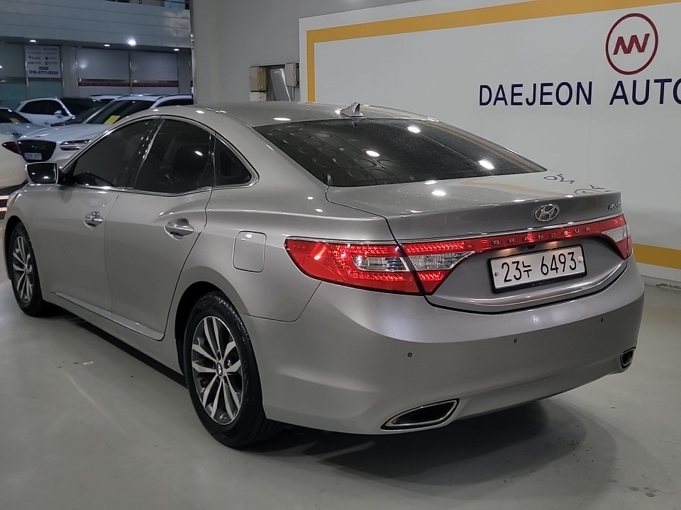 HYUNDAI GRANDEUR HG 2011