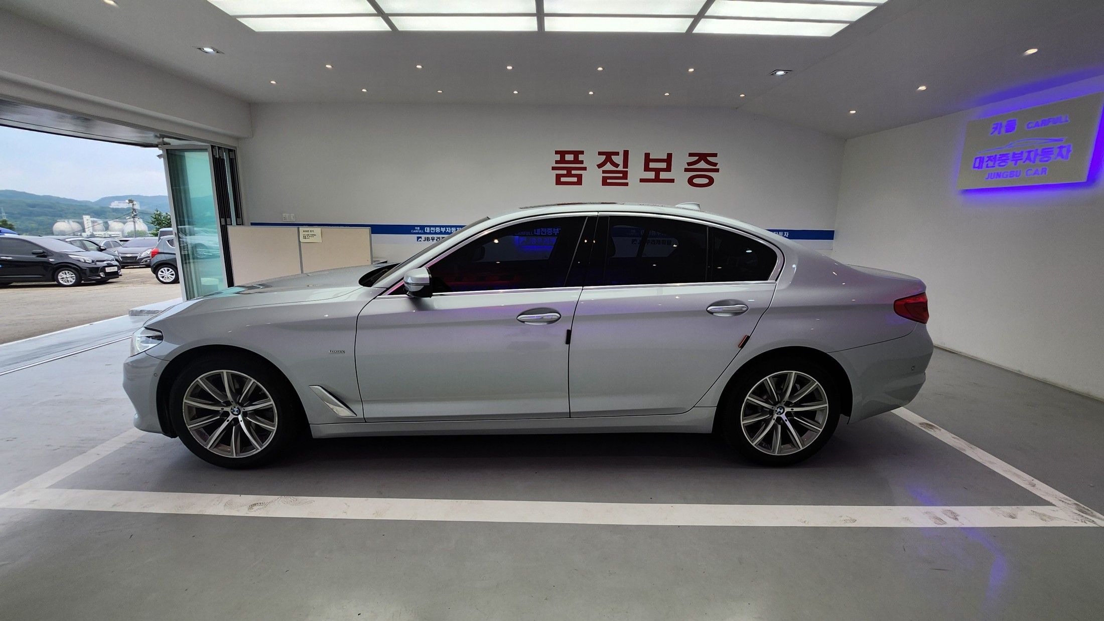 BMW 5-SERIES G30 2018