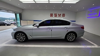 BMW 5-SERIES G30 2018