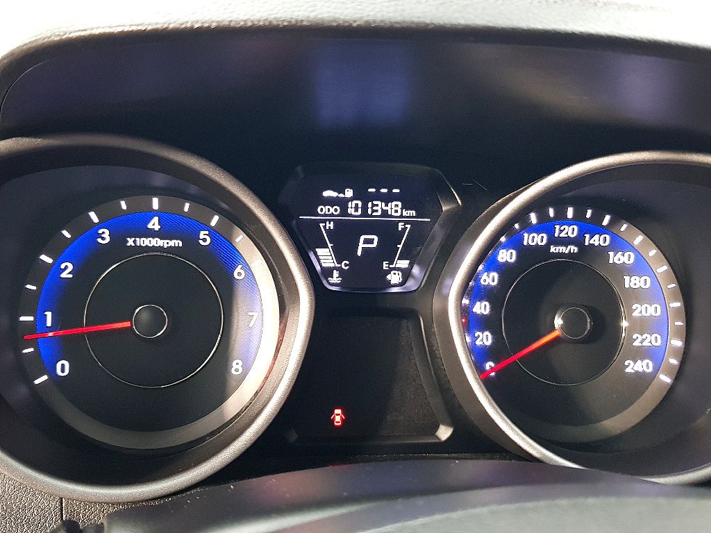 HYUNDAI AVANTE MD 2010