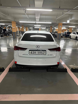 LEXUS IS300 2018