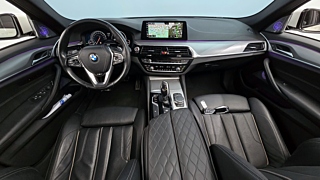 BMW 5-SERIES G30 2017