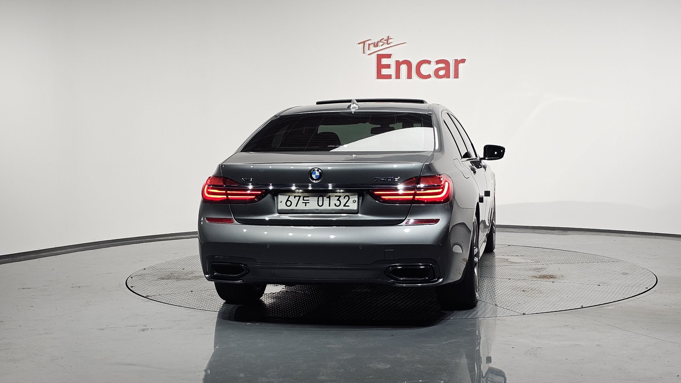BMW 7-SERIES G11 2016